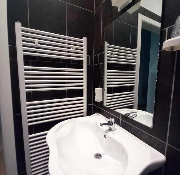 חדר סטנדרט מותאם לאדם עם מוגבלויות, Jonico