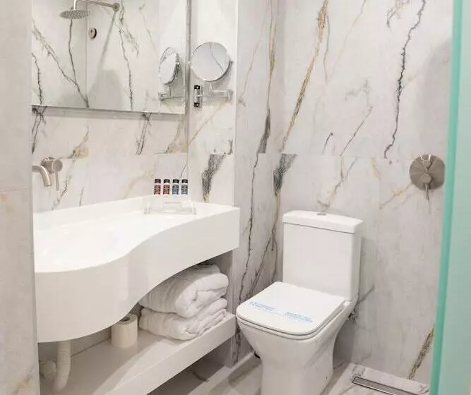 اتاق خانوادگی, Modern Luxury