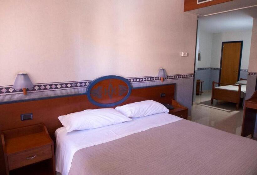 标准三人间, Kroma