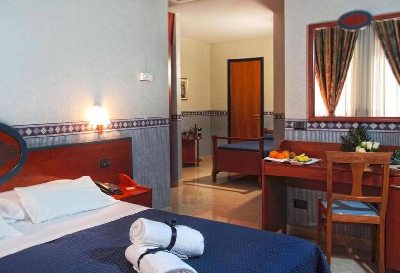 标准三人间, Kroma