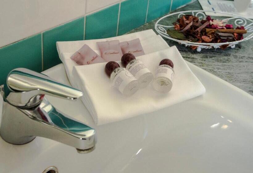 连接 1 卧室公寓, Kroma