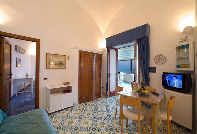 带1个卧室的带海景的公寓, La Caravella Di Positano   Relais & Beach