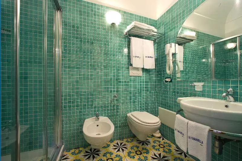 اتاق استاندارد با چشم‌انداز دریا, La Caravella Di Positano   Relais & Beach