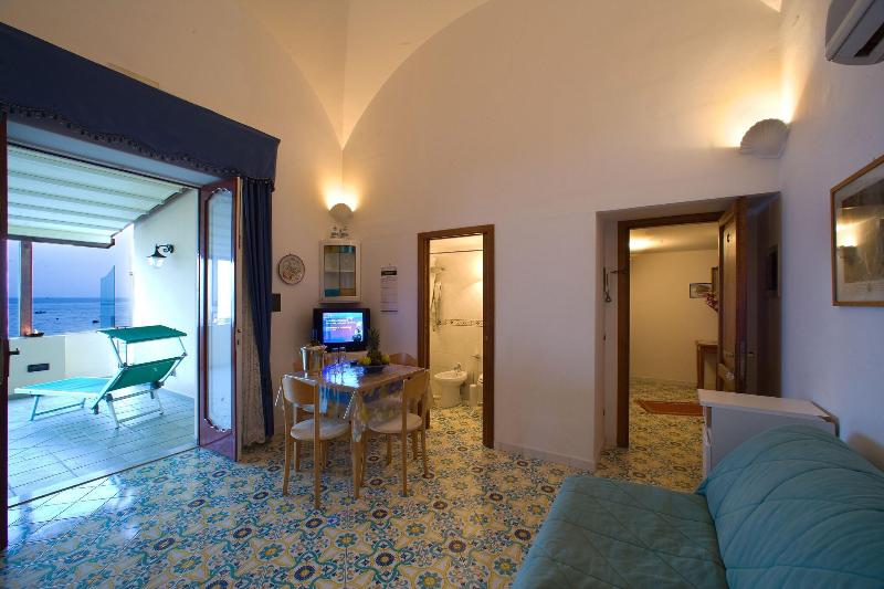 Апартаменты 1 Спальня Вид на Море, La Caravella Di Positano   Relais & Beach