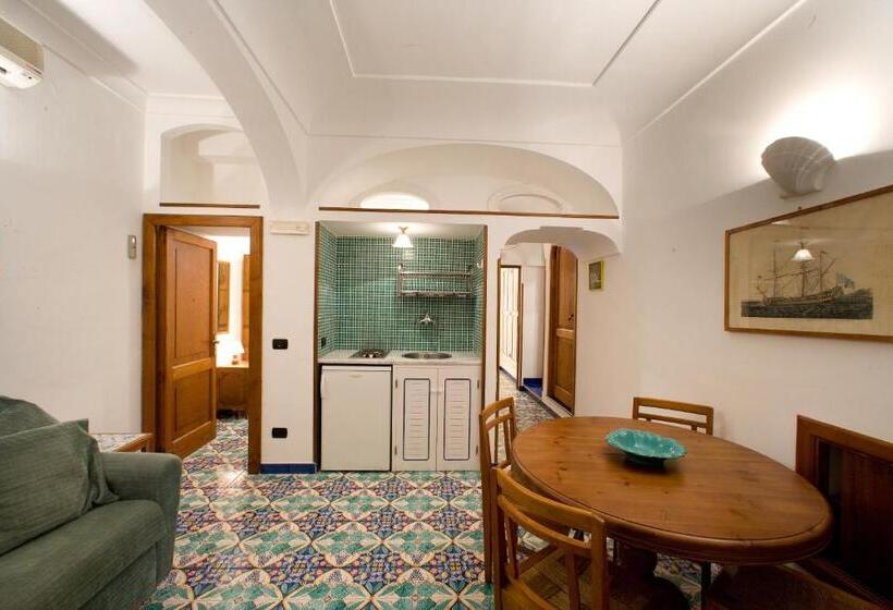 带2个卧室带海景的公寓, La Caravella Di Positano   Relais & Beach