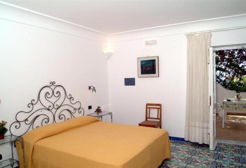 Апартаменты 2 Спальни Вид на Море, La Caravella Di Positano   Relais & Beach