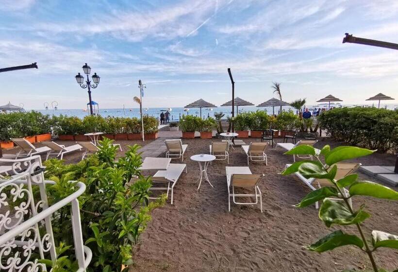 Апартаменты 3 Спальни, La Caravella Di Positano   Relais & Beach