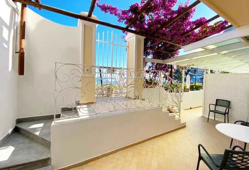 标准间侧面带海景, La Caravella Di Positano   Relais & Beach