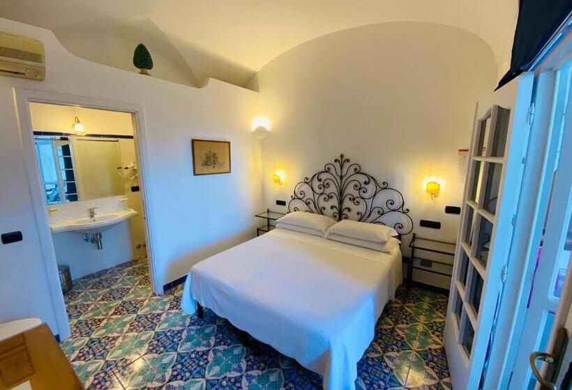 标准间侧面带海景, La Caravella Di Positano   Relais & Beach