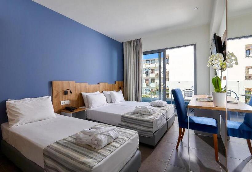 Номер Стандарт Трехместный, Pollis