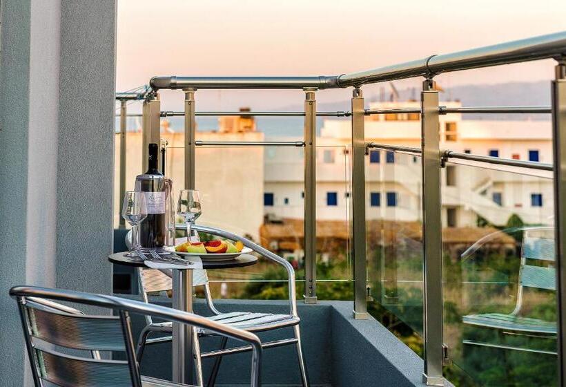 Номер Стандарт Трехместный, Pollis