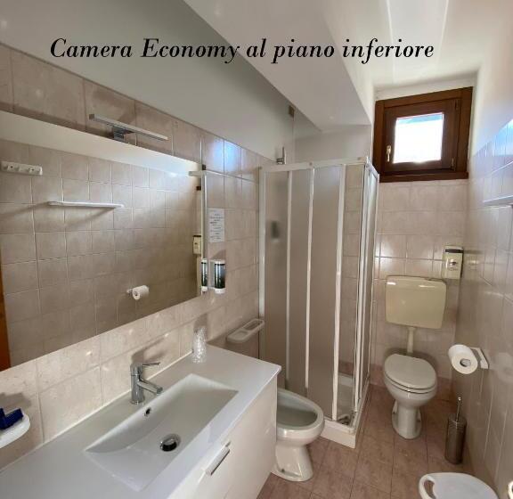 חדר אקונומי לשלושה, Sciatori 3 Stelle Superior