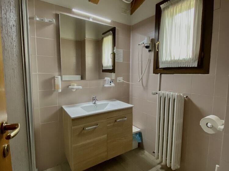 חדר סטנדרט לשלושה, Sciatori 3 Stelle Superior