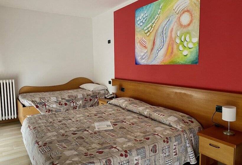 חדר סטנדרט לשלושה, Sciatori 3 Stelle Superior