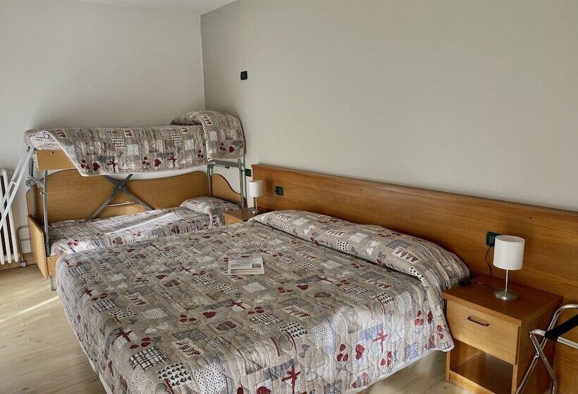 חדר סטנדרט לארבעה, Sciatori 3 Stelle Superior