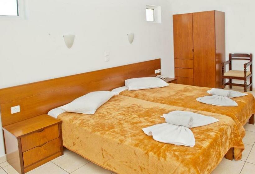 标准工作室带泳池景, Thodorou Village