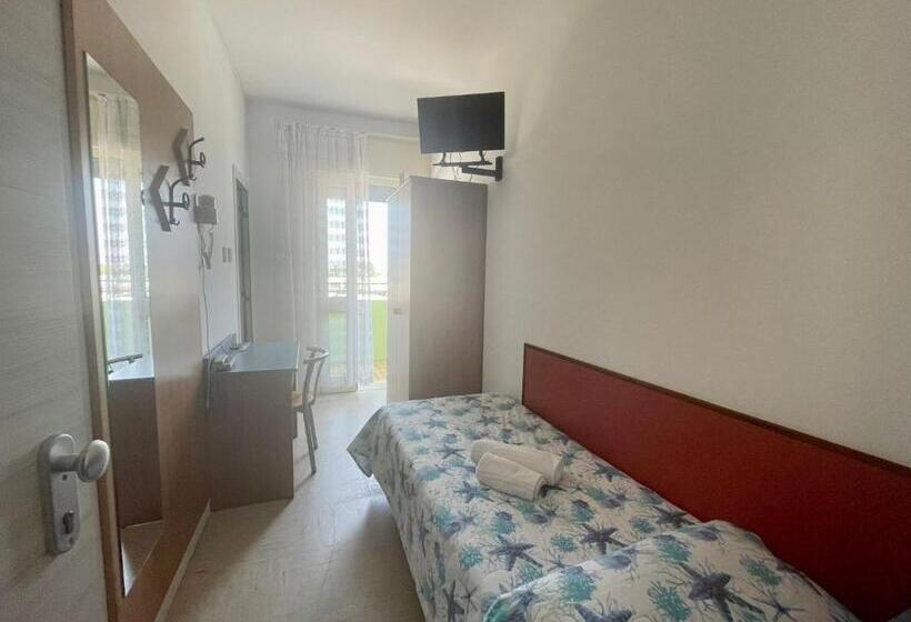 스탠다드 싱글 룸, Vianello