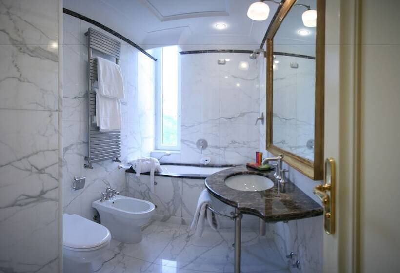 חדר אקזקיוטיב, Villa Duse