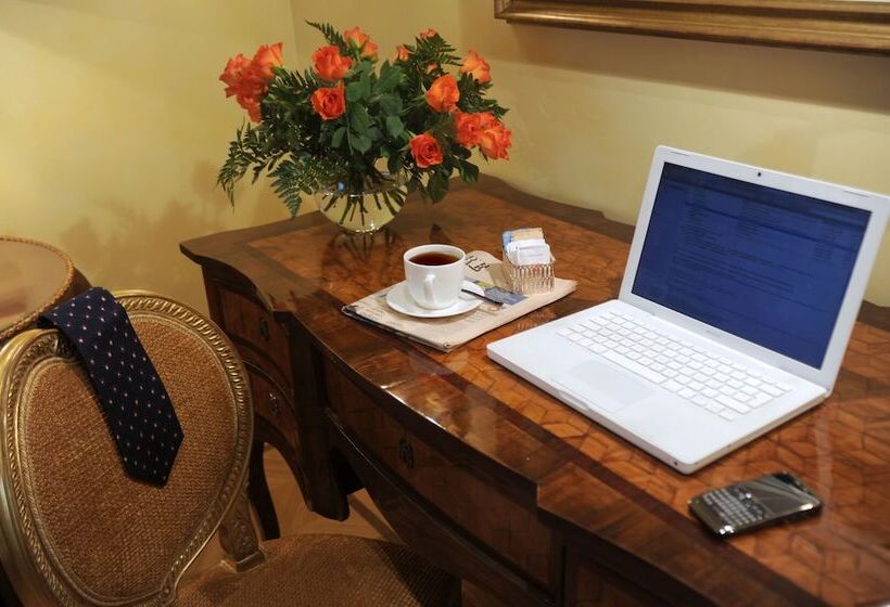 חדר אקזקיוטיב, Villa Duse