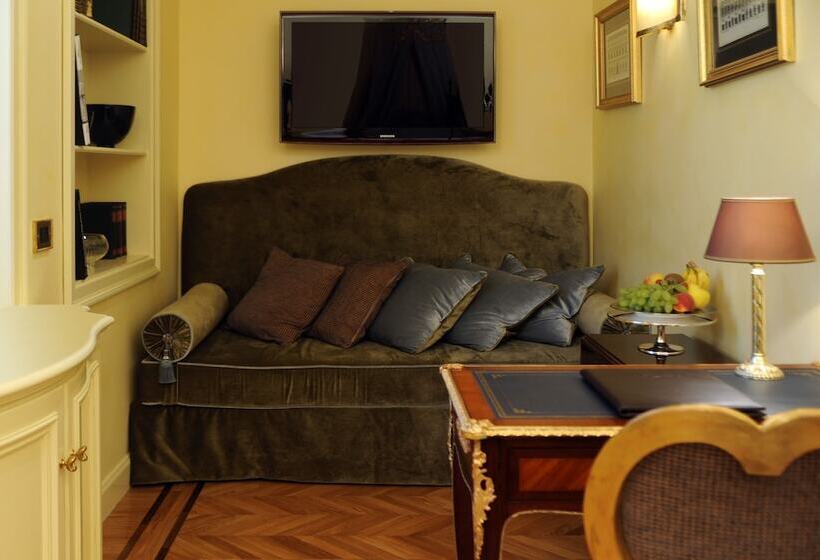 סוויטת ג'וניור, Villa Duse