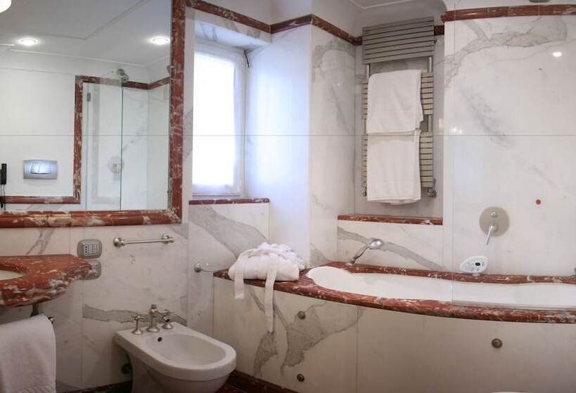 סוויטת ג'וניור, Villa Duse