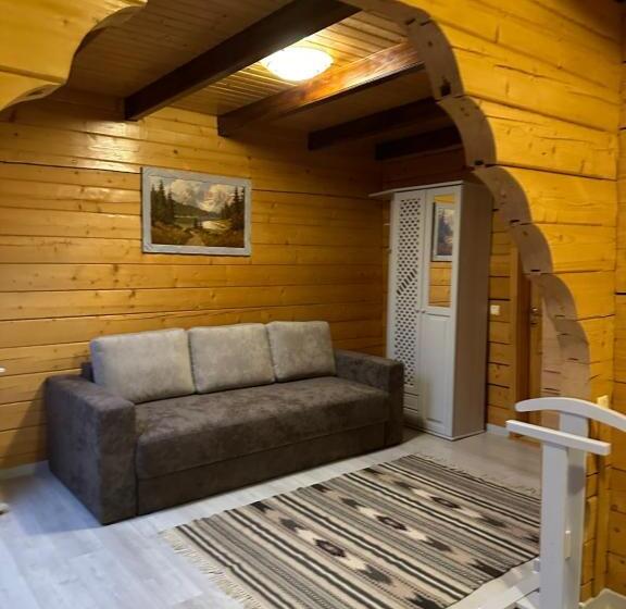 استودیو خانوادگی, Villa Затишна