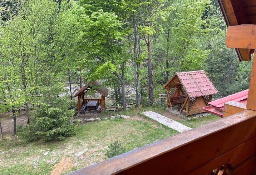 اتاق استاندارد سه نفره, Villa Затишна