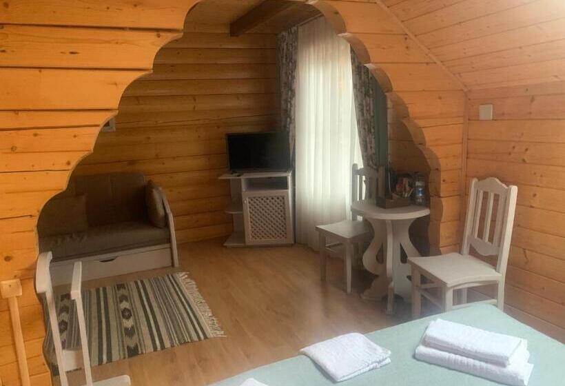 استودیو خانوادگی, Villa Затишна