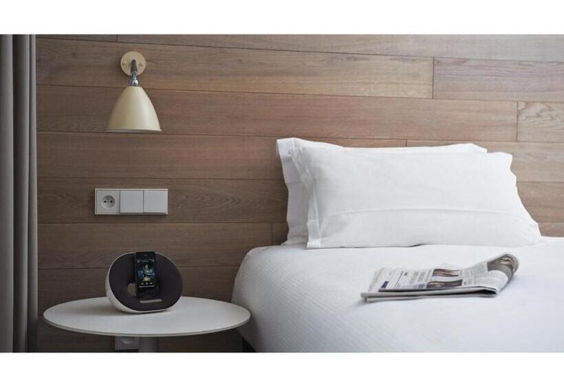 俱乐部房间, 9hotel Opera