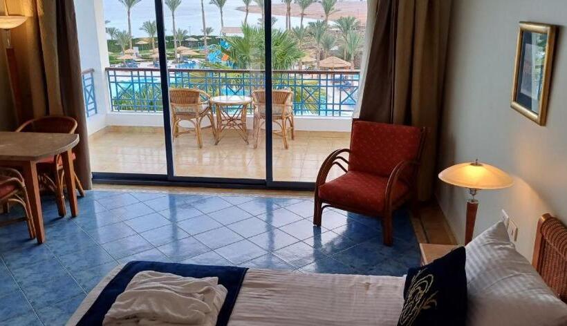 اتاق سه نفره سوپریور با چشمانداز دریا, Ecotel Dahab Bay View Resort