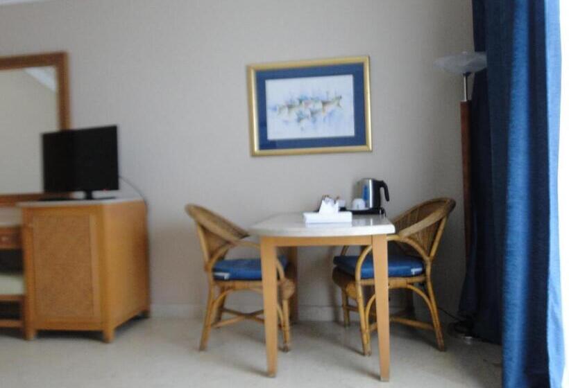 اتاق سه نفره دلوکس با چشمانداز دریا, Ecotel Dahab Bay View Resort