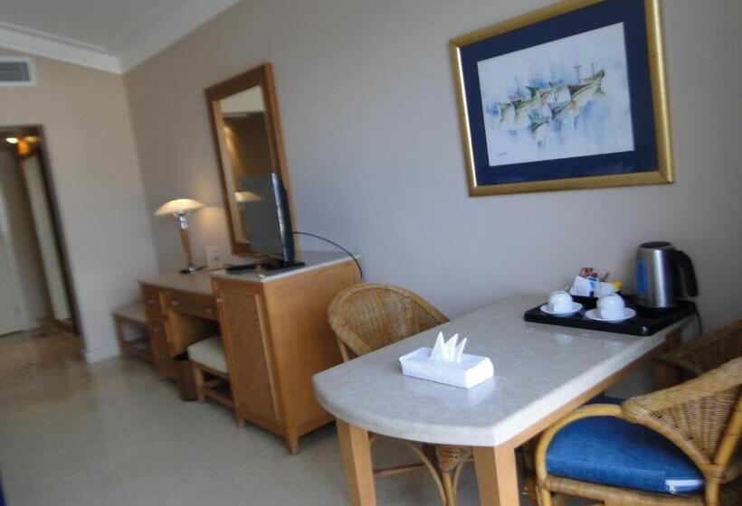 اتاق سه نفره دلوکس با چشمانداز دریا, Ecotel Dahab Bay View Resort