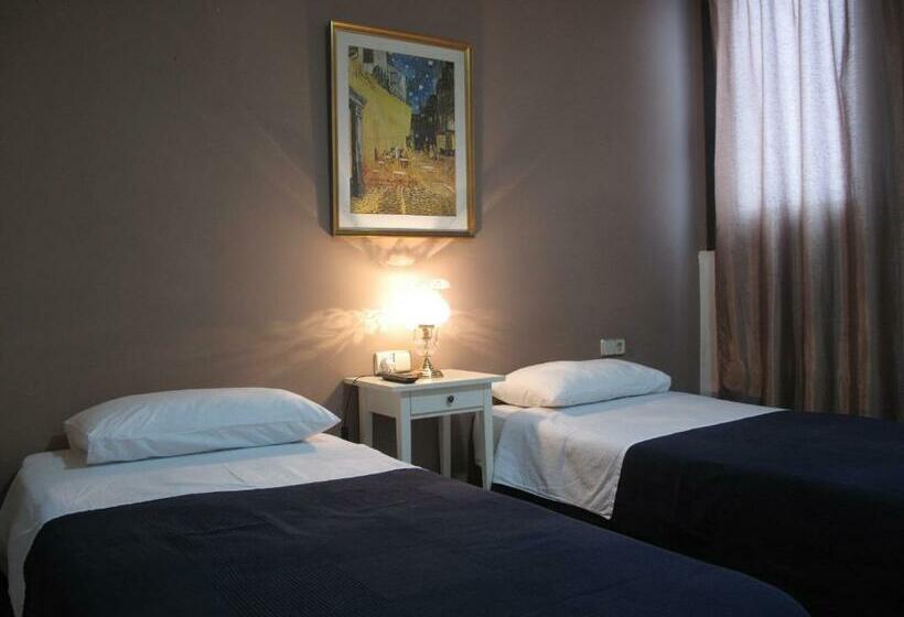 Номер Стандарт, Hostal Lk Barcelona