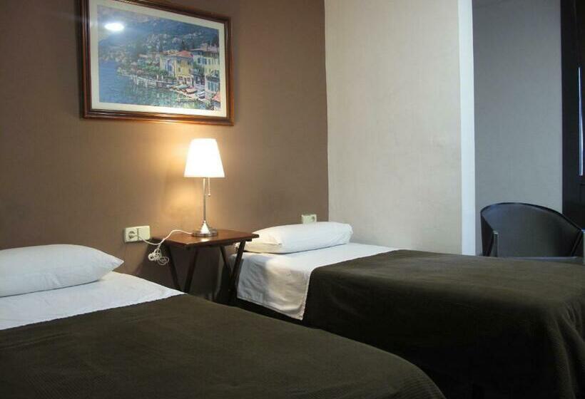 Номер Стандарт, Hostal Lk Barcelona