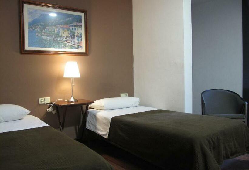 Номер Стандарт, Hostal Lk Barcelona