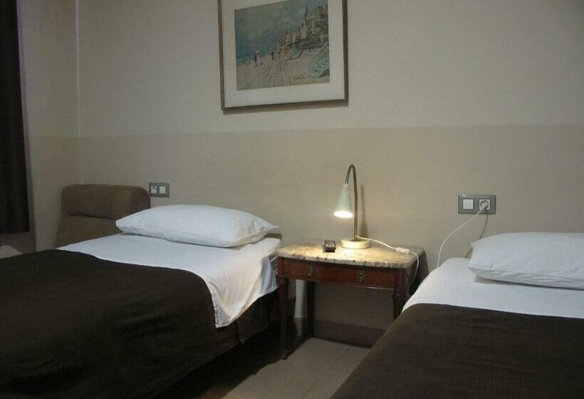 Номер Стандарт, Hostal Lk Barcelona