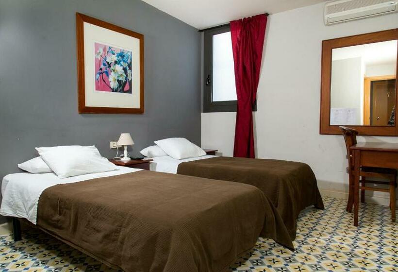 Номер Стандарт, Hostal Lk Barcelona
