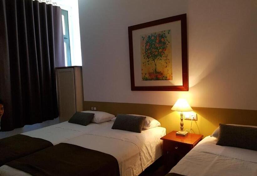 Трехместный Номер Базовый, Hostal Lk Barcelona