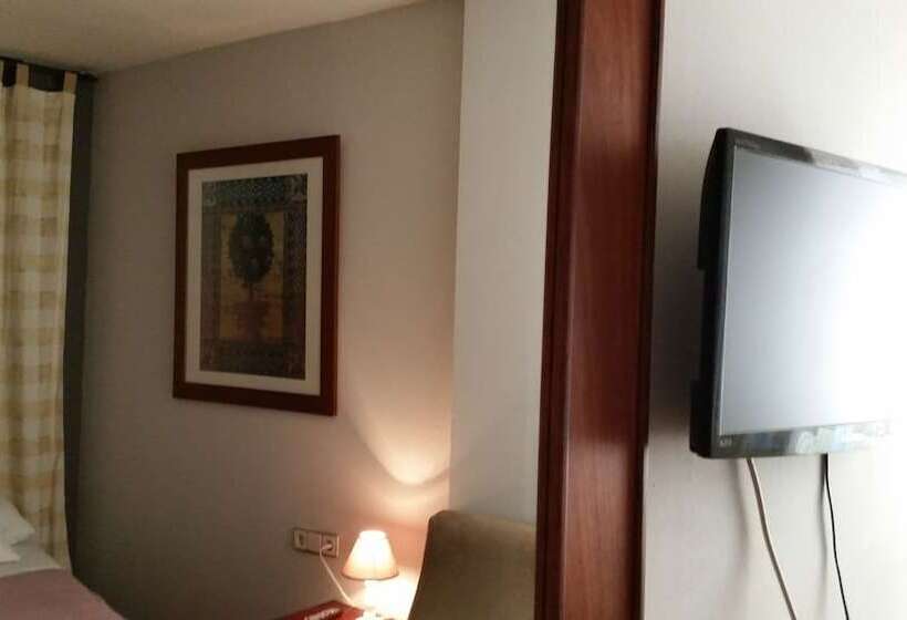 Номер Стандарт, Hostal Lk Barcelona