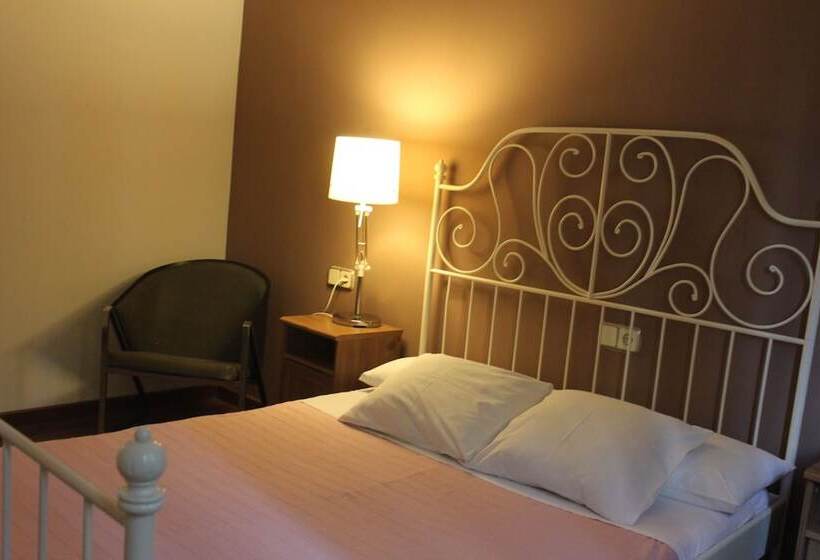 Номер Стандарт, Hostal Lk Barcelona