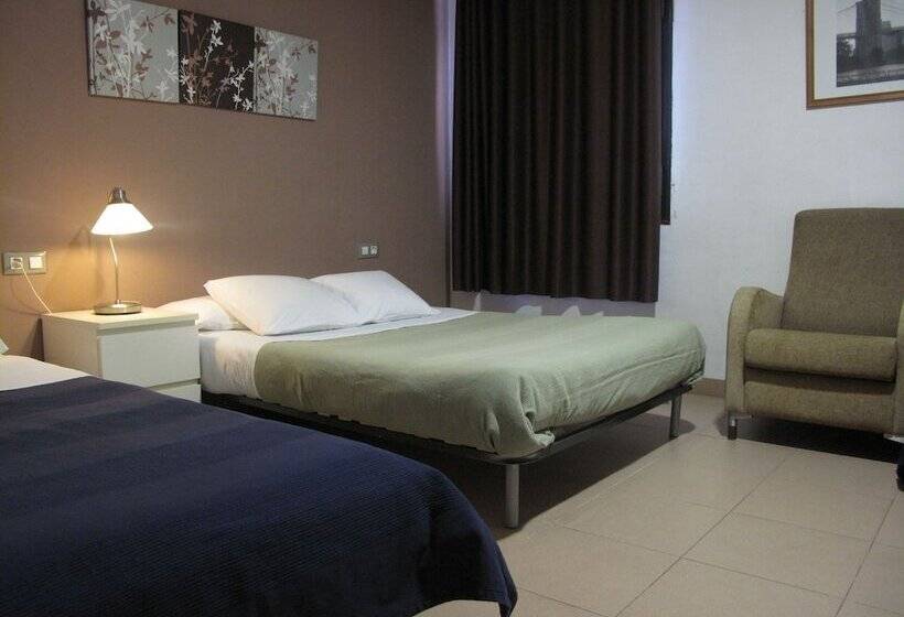 Номер Стандарт Совместная Ванная, Hostal Lk Barcelona