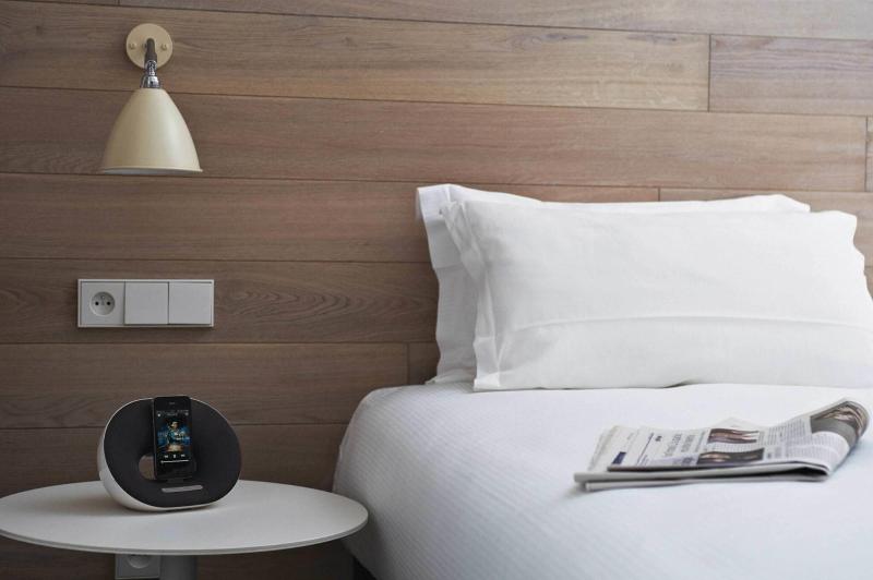 俱乐部房间, 9hotel Opera