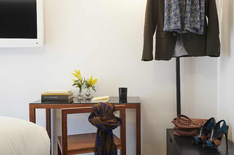 俱乐部房间, 9hotel Opera