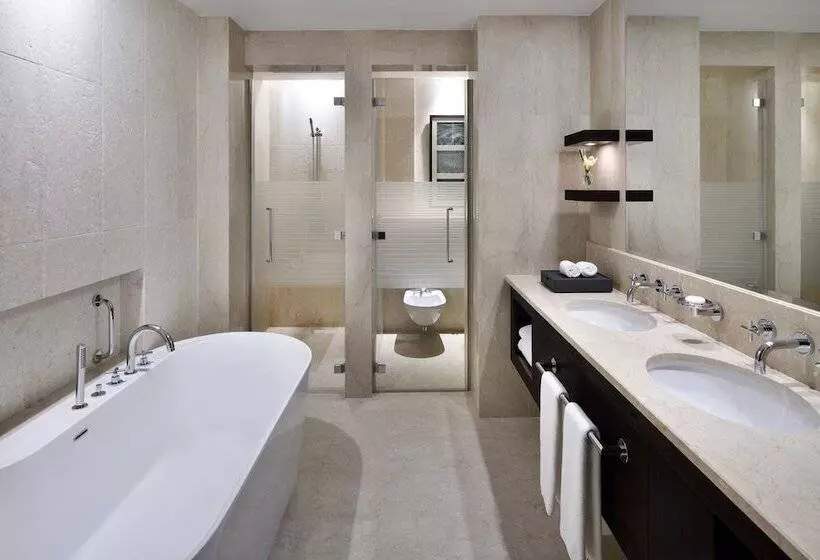 Premium Room Golf View, Address Montgomerie