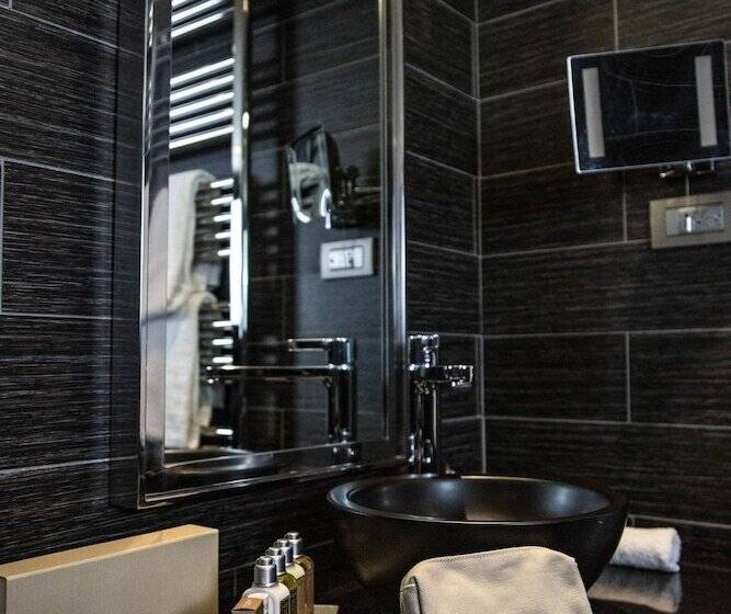 سوییت جونیور, Avenue Lodge Hotel & Spa