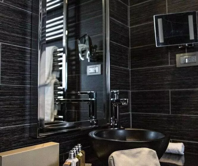 سوییت جونیور, Avenue Lodge Hotel & Spa