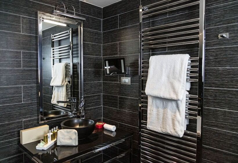 سوییت جونیور, Avenue Lodge Hotel & Spa