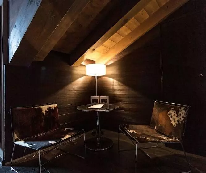 سوییت جونیور, Avenue Lodge Hotel & Spa