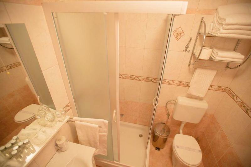 اتاق خانوادگی, Pansion Villa Bok