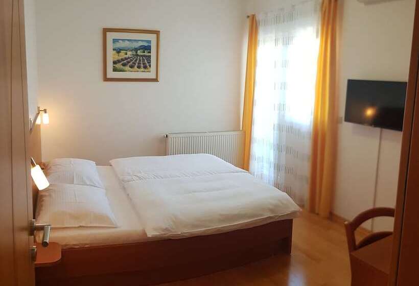 חדר משפחתי, Pansion Villa Bok